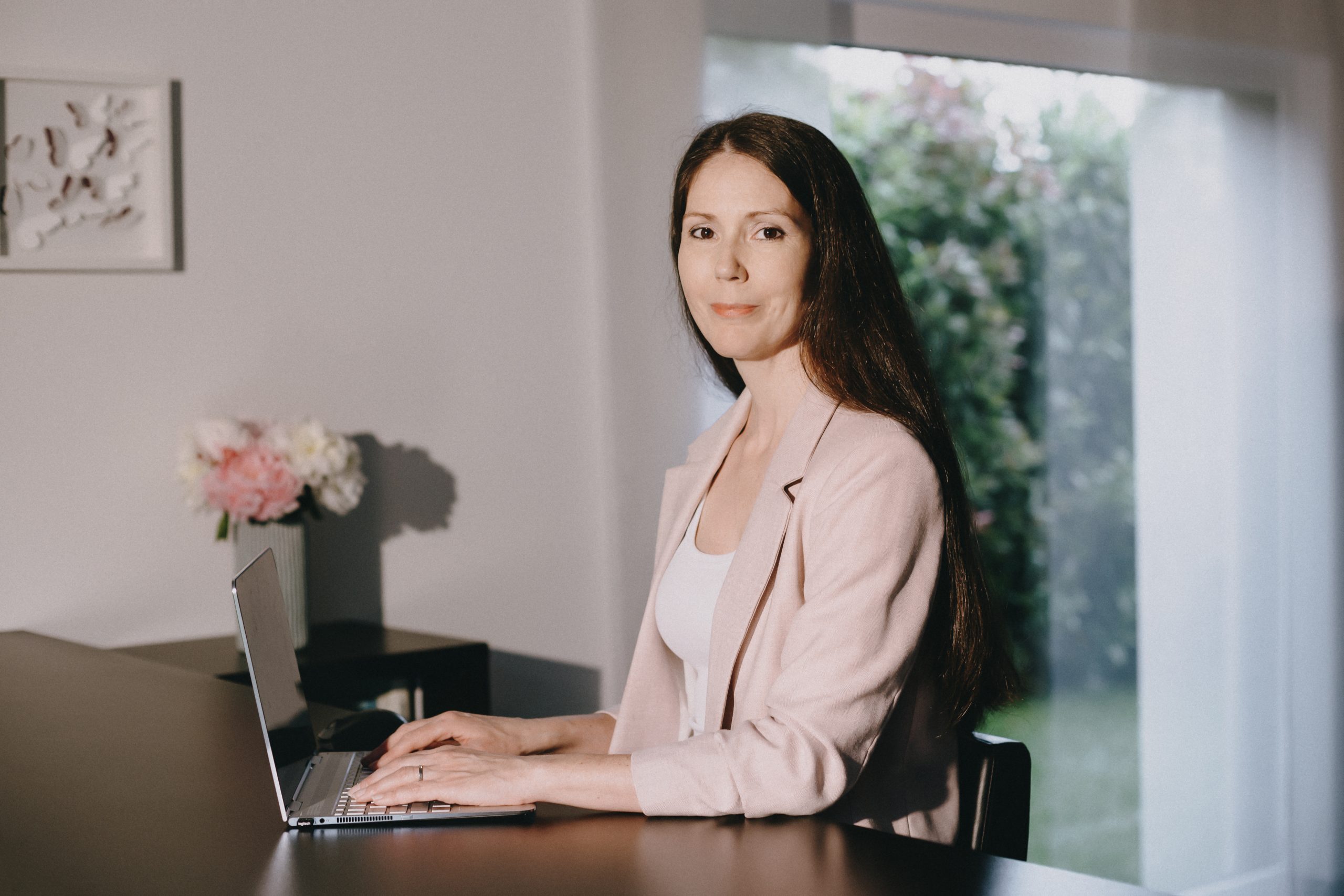 JUrVAs - your virtual assistants Vanessa JUrVAs - your virtual assistants Vanessa